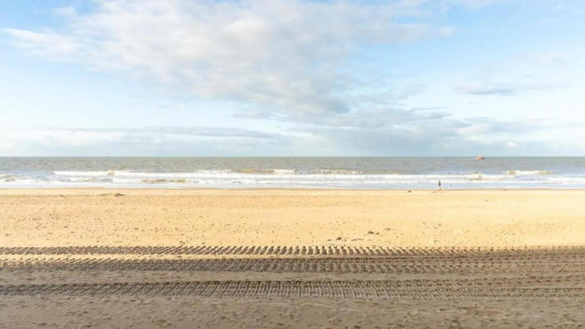 Contemporary Apartment In Oostende With Balcony 奥斯滕德